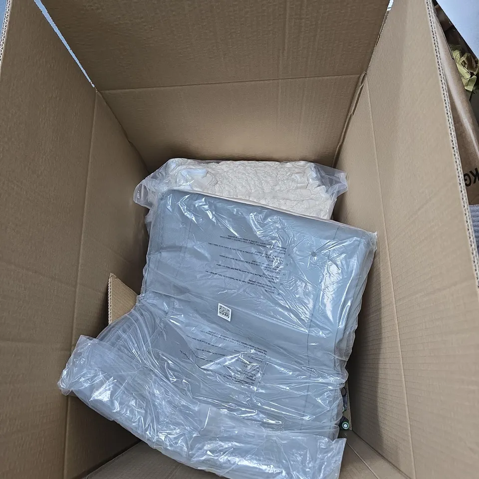 BOX OF APPOXIMATELY 8 ASSORTED ITEMS TO INCLUDE WOODEN DESK ORGANISER, METAL MIXING BOWL ETC