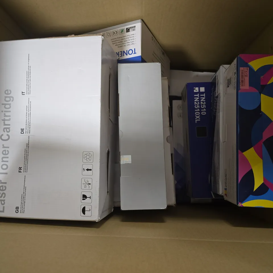 BOX OF APPROXIMATELY 10 ASSORTED TONER CARTRIDGES TO INCLUDE - LASER TONER CARTRIDGE , CARTRIDGE PEOPLE TONER CARTRIDGE ETC