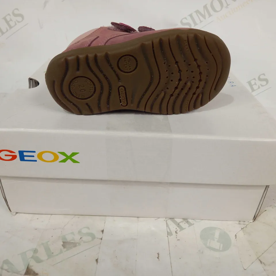 BOXED PAIR OF GEOX BABY/TODDLER'S SHOES IN PINK UK SIZE 3.5