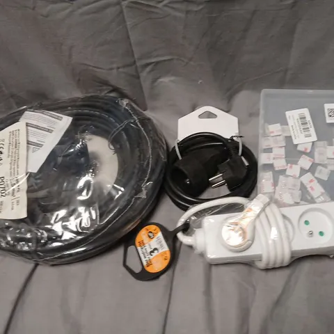 BOX OF APPROX 20 ASSORTED ITEMS TO INCLUDE EXTENSTION LEADS, WIRES ETC.....