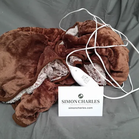 BOXED COZEE HOME CRUSHED VELVET AND VELVETSOFT DUVET SET IN NATURAL/BROWN - DOUBLE