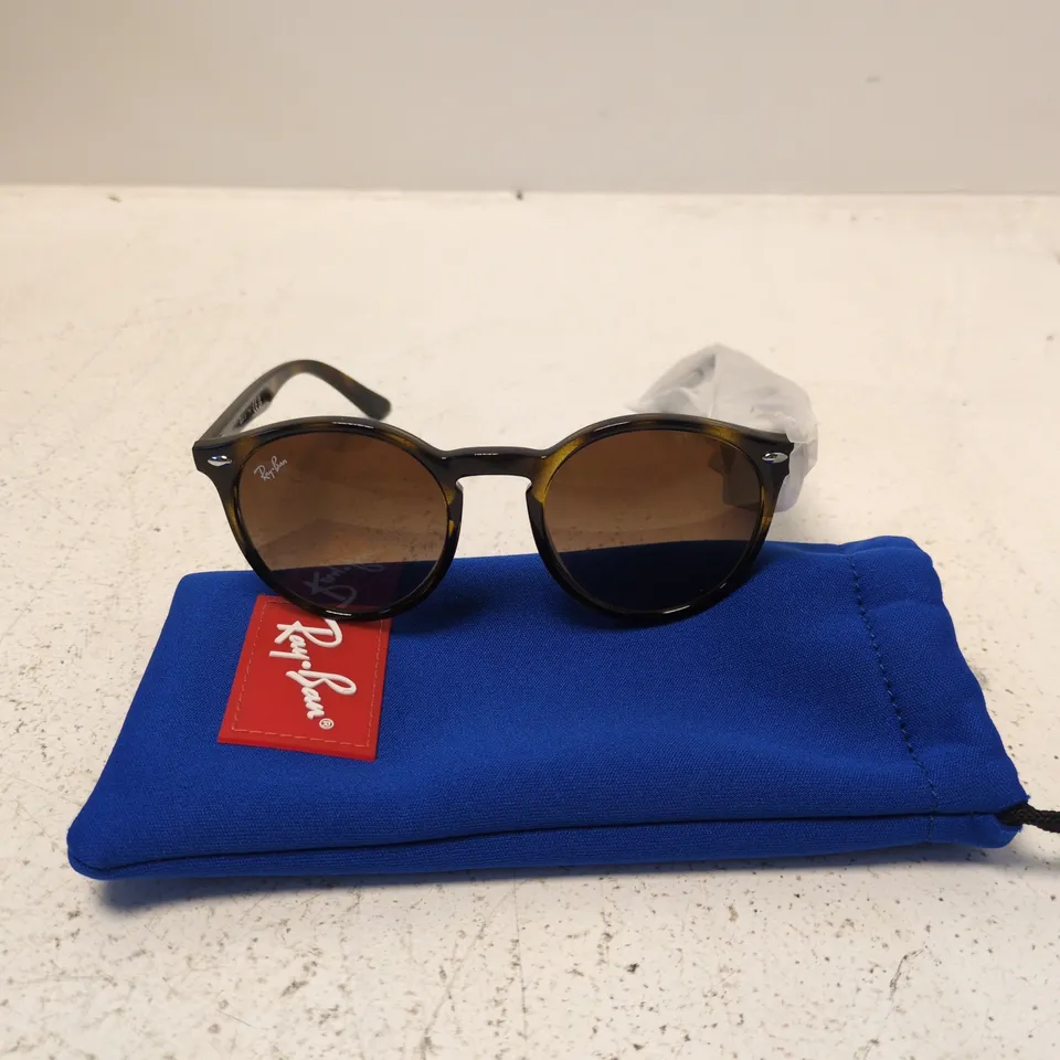 RAY-BAN SUNGLASSES, TORTOISESHELL FRAME WITH BROWN GRADIENT LENSES
