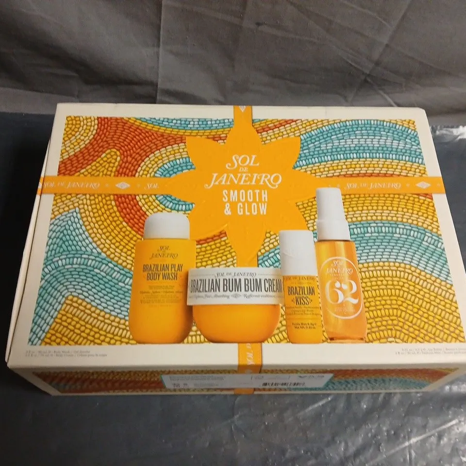 SOL DE JANEIRO SMOOTH & GLOW GIFT SET 
