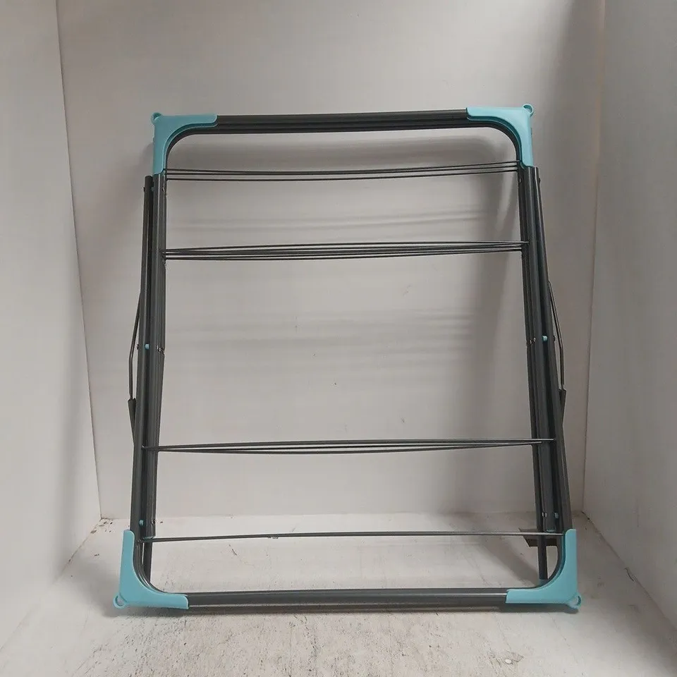 PALLET TO CONTAIN APPROXIMATELY 12 ASSORTED HOUSEHOLD ITEMS TO INCLUDE 3-TIER CONCERTINA CLOTHES AIRER ETC