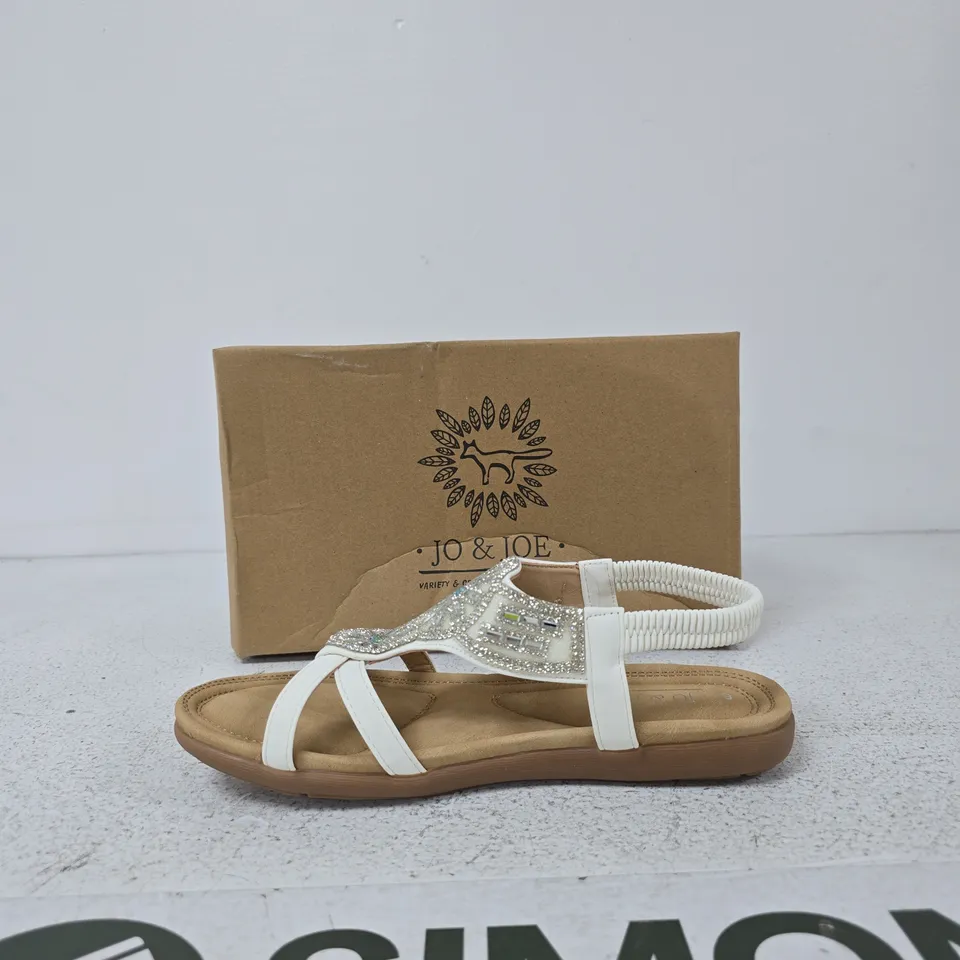 JO & JOE HALCYON WHITE SANDALS – UK 7