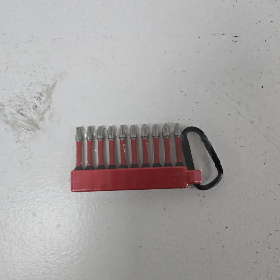 MILWAUKEE SCREWDRIVER BIT SET WITH CARABINER – RED HOLDER