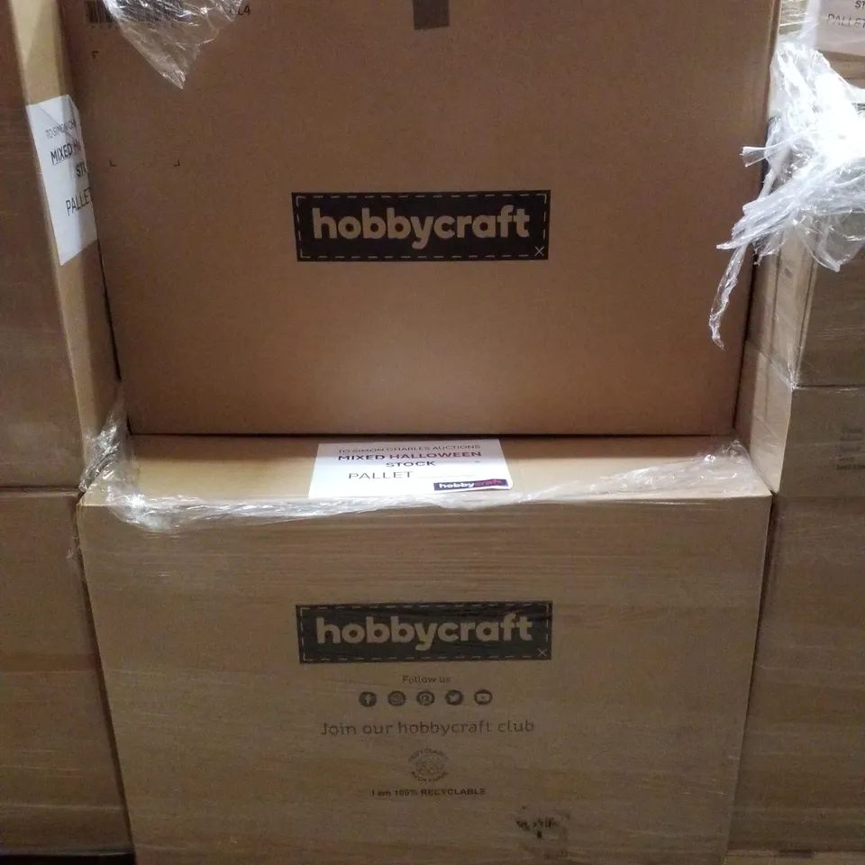 PALLET CONTAINING LARGE QUANTITY OF ASSORTED HALLOWEEN PLUSH PUMPKINS