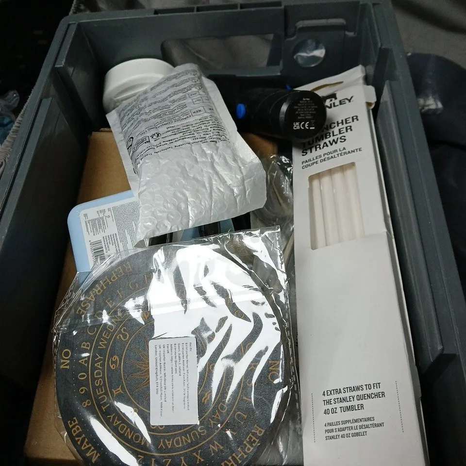 APPROXIMATELY 20 ASSORTED HOUSEHOLD ITEMS TO INCLUDE SKETCHBOOK, CUTLERY, TORCH, DISCO BALL HANGING DECORATION ETC