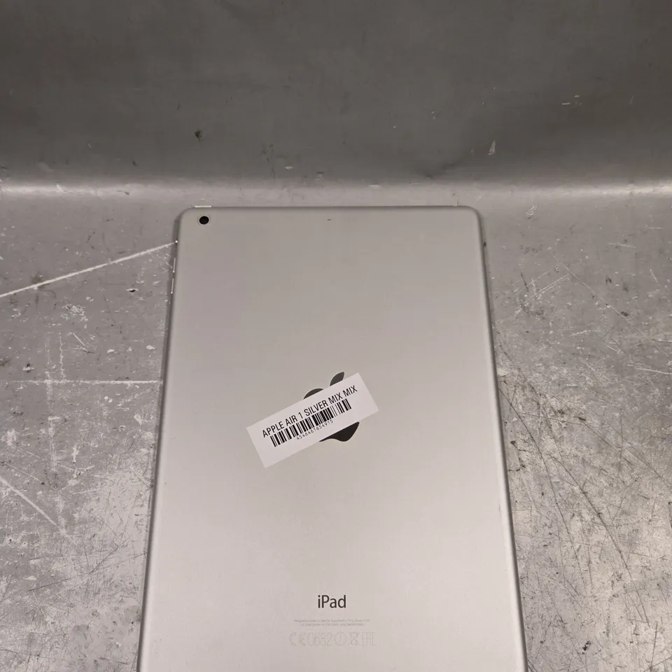 APPLE IPAD AIR TABLET - A1474 