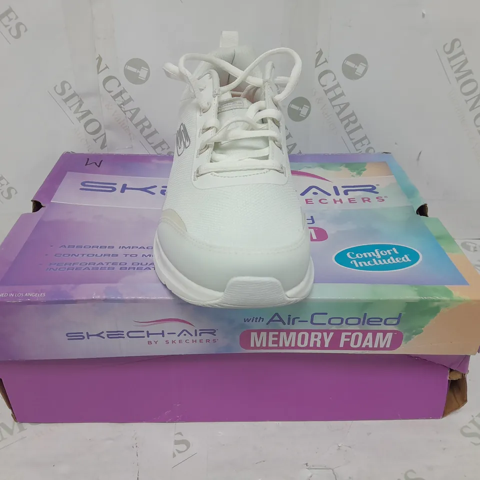 BOXED PAIR OF SKECHERS AIR COURT TRAINERS IN WHITE SIZE 6