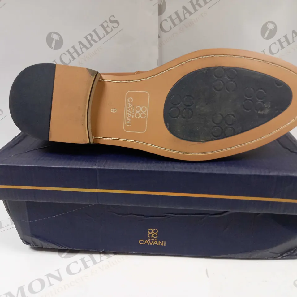 BOXED PAIR OF HOUSE OF CAVANI LUCIUS SHOES IN TAN UK SIZE 9 