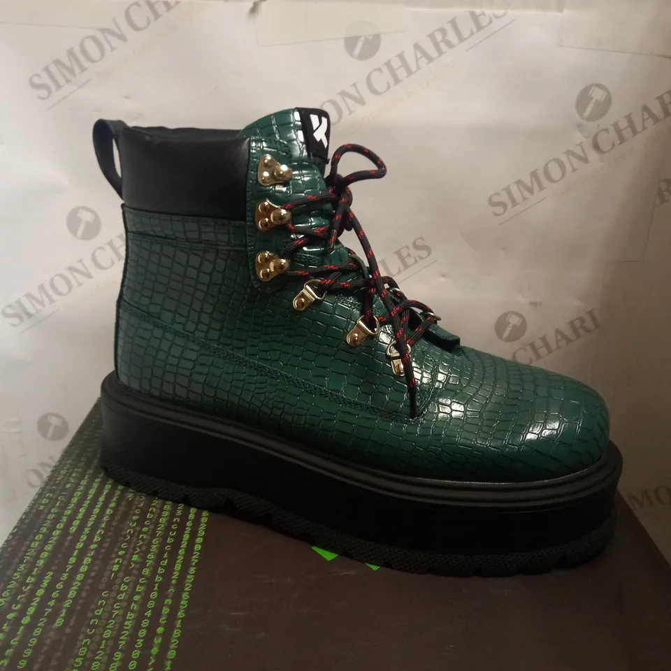 KOI VEGAN SHADOW EMERALD MENS PLATFORM BOOTS - GREEN SIZE 10