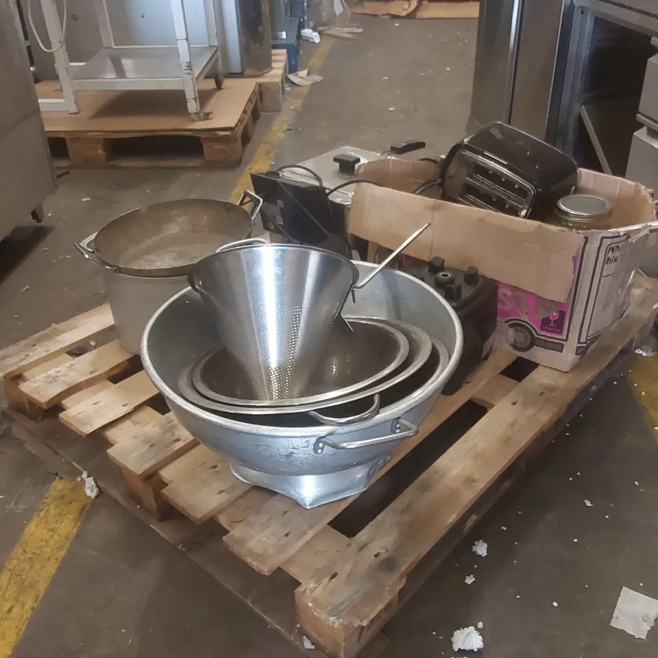 PALLET CONTAINING A LARGE QUANTITY OF ASSORTED CATERING ITEMS INCLUDING MIXERS, FRYER, TOASTER ECT