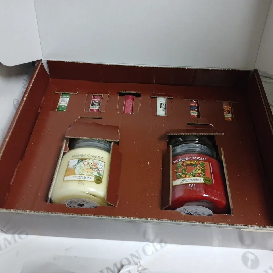 YANKEE CANDLE CHRISTMAS SET 