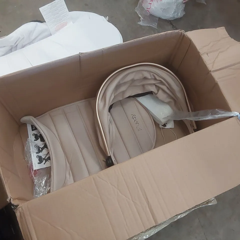 BOXED ICANDY PEACH 7 BISCOTTI PRAM WITH ACCESSORIES (2 BOXES)