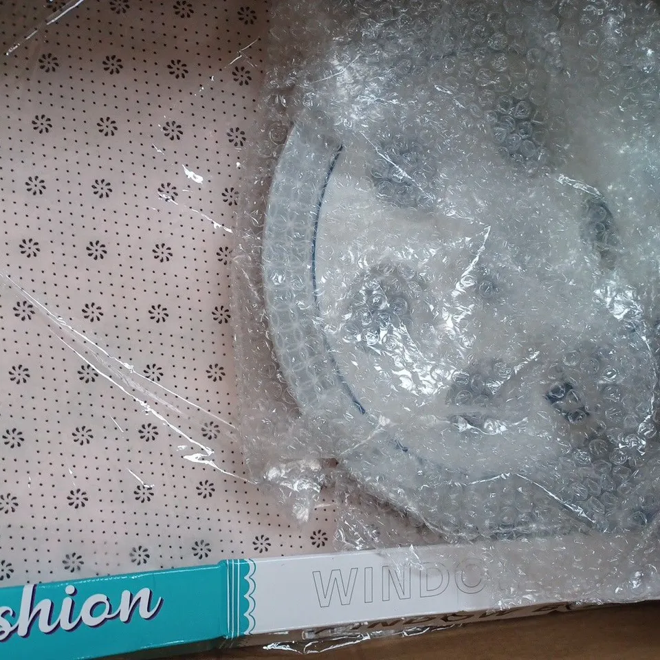 BOX OF APPROXIMATELY 15 ASSORTED HOUSEHOLD ITEMS TO INCLUDE MQFORU KNEE PATCHES, KARAN KING FIRE BLANKET, UMISLEEP 3D SLEEP MASK, ETC