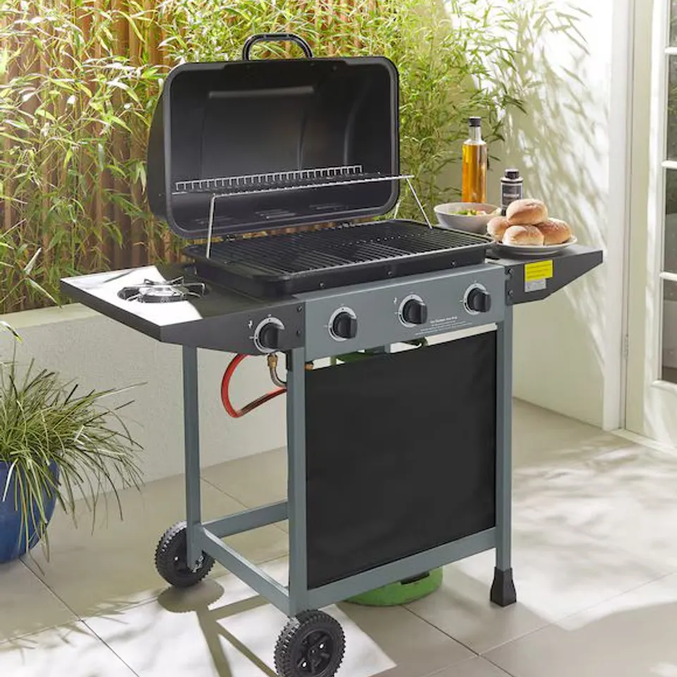 3 BURNER GAS BBQ WITH SIDE BURNER  