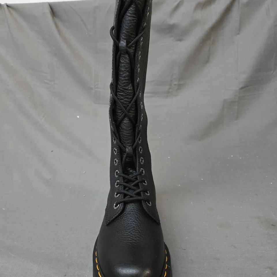 BOXED PAIR OF DR MARTENS 1B60 BEX KNEE-HIGH BOOTS IN BLACK UK SIZE 6