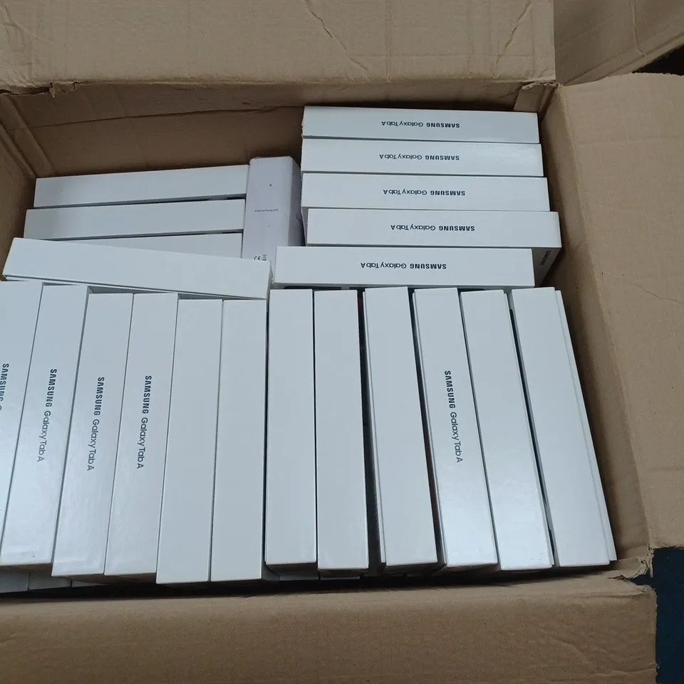 APPROXIMATELY 40 SAMSUNG TAB A DISPLAY CASES