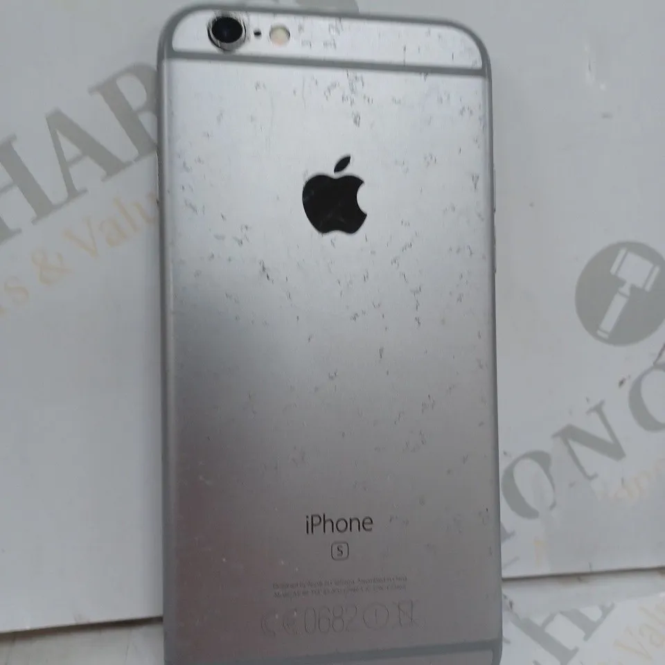 IPHONE 6S IN SILVER (UNLOCKED)