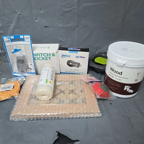 APPROXIMATELY 15 ASSORTED HOUSEHOLD ITEMS TO INCLUDE KIT & KIN NAPPY SACKS, ANYAST M2 PLUS WIRELESS DISPLAY RECIEVER, WOOD WATERBRONE PAINT, ETC
