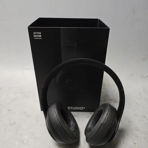 BOXED BEATS STUDIO 3 HEADPHONES 