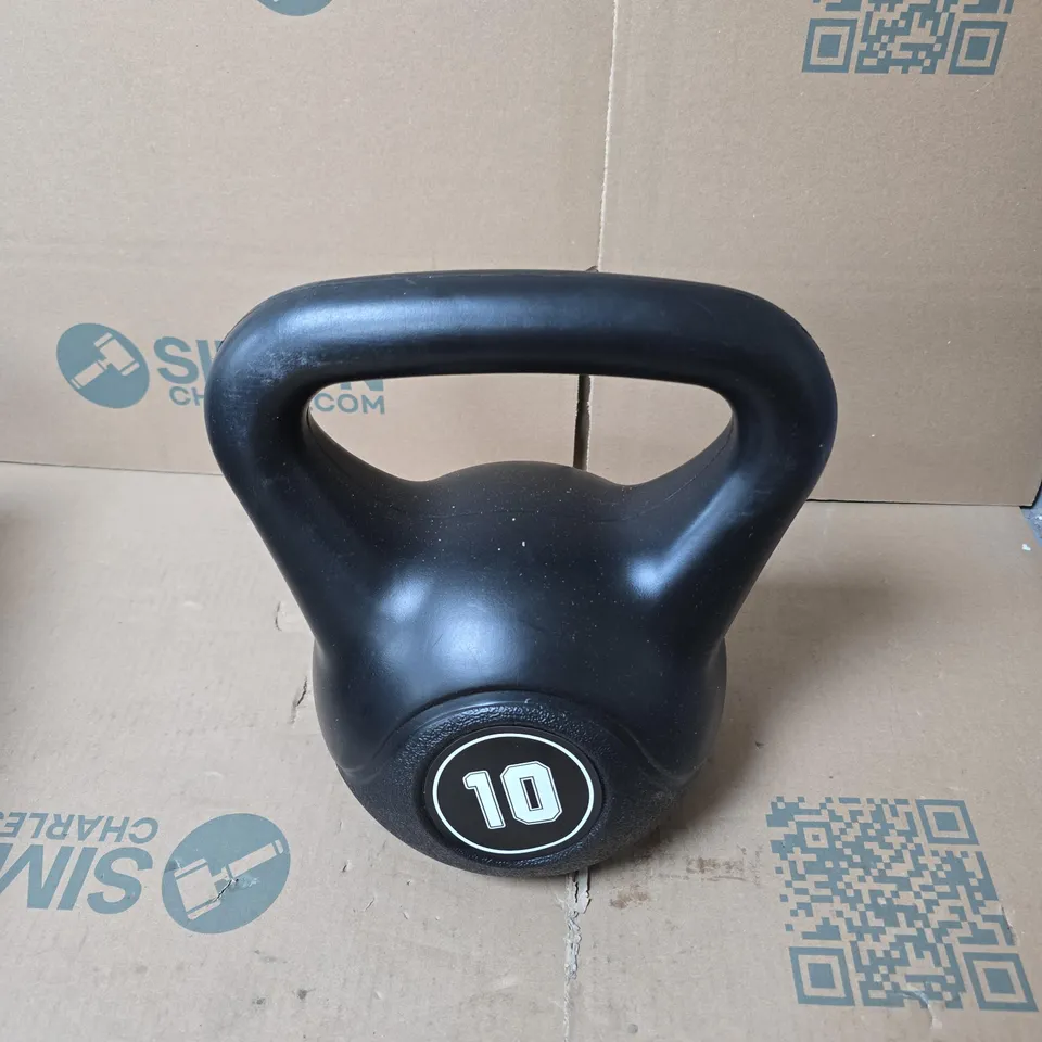 KETTLEBELL – BLACK WEIGHT MARKED 10