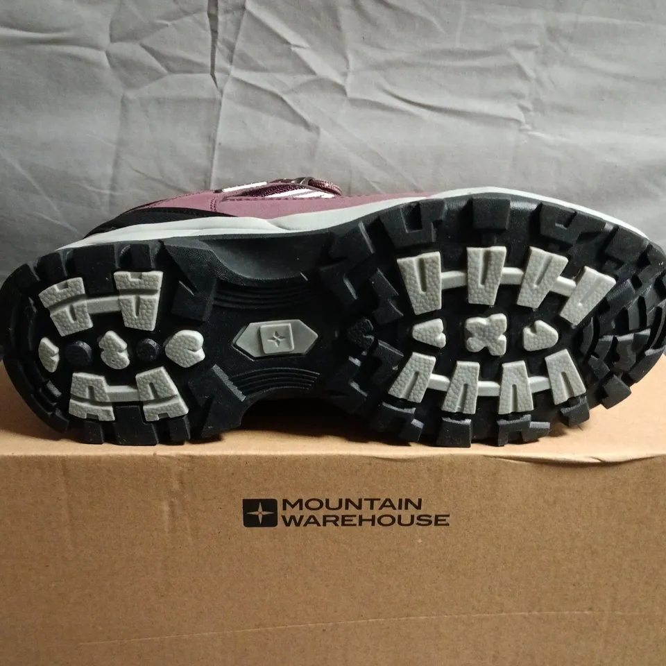 BOXED PAIR OF MOUNTAIN WAREHOUSE PATH WOMENS OUTDOOR WATERPROOF WALKING SHOES – SIZE 4