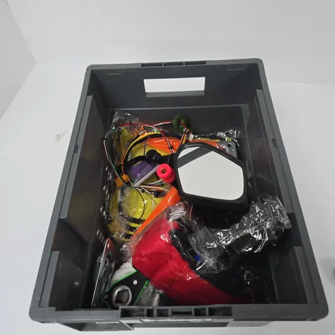 TOTE OF APPROXIMATELY 8 ASSORTED AUTO ITEMS TO INCLUDE: RATCHET SPANNER