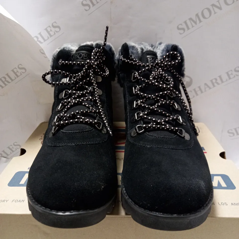 SKECHERS BLACK SUEDE HIKING BOOTS - SIZE 8