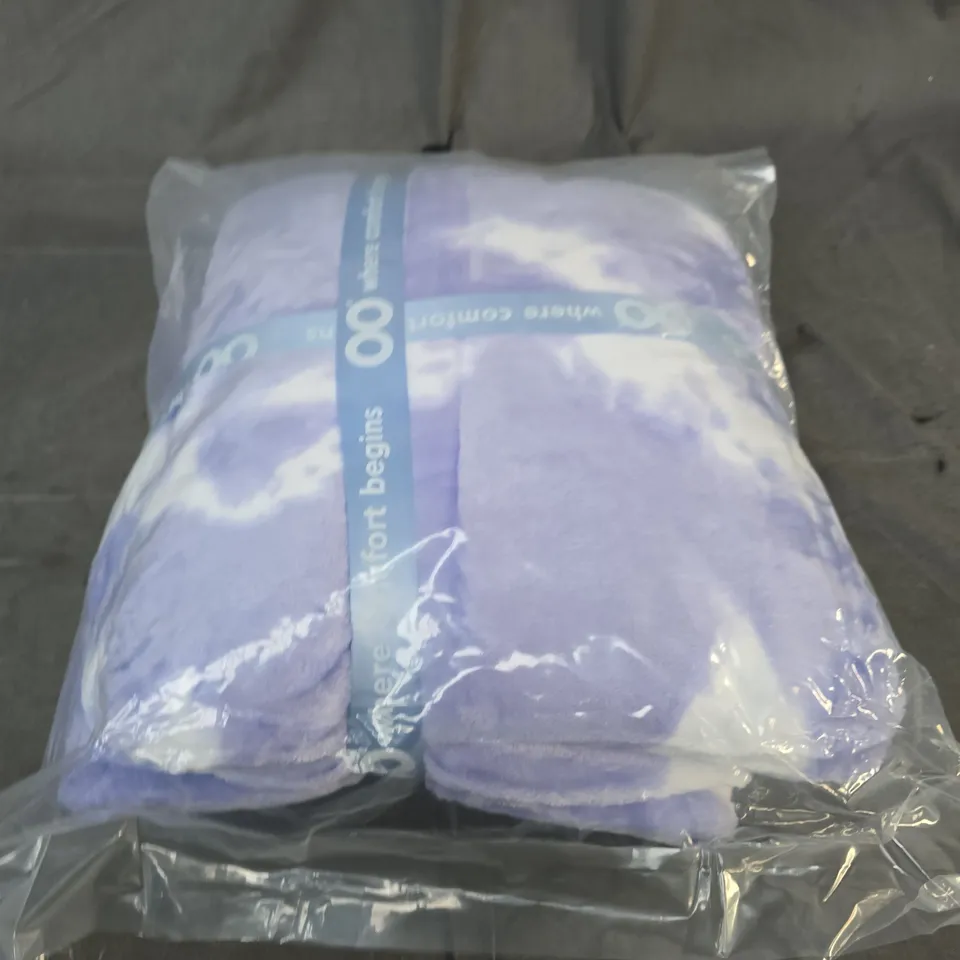 SEALED OODIE OVERSIZED HOODED BLANKET - CLOUDS