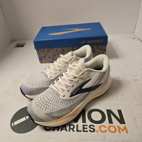 UK 11 BROOKS ADRENALINE GTS24 MEN'S RUNNING SHOES – GREY/WHITE