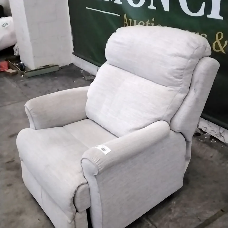 QUALITY BRITISH DESIGNED & MANUFACTURED G PLAN NEWBURY DUAL ELEVATE ARMCHAIR CHEVRON DOVE FABRIC