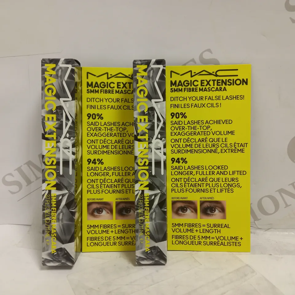 PAIR OF MAC MAGIC EXTENSION 5MM FIBRE MASCARA