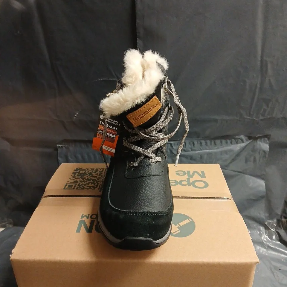 MOUNTAIN WAREHOUSE BLACK WINTER BOOTS WITH FAUX FUR LINING UK 7