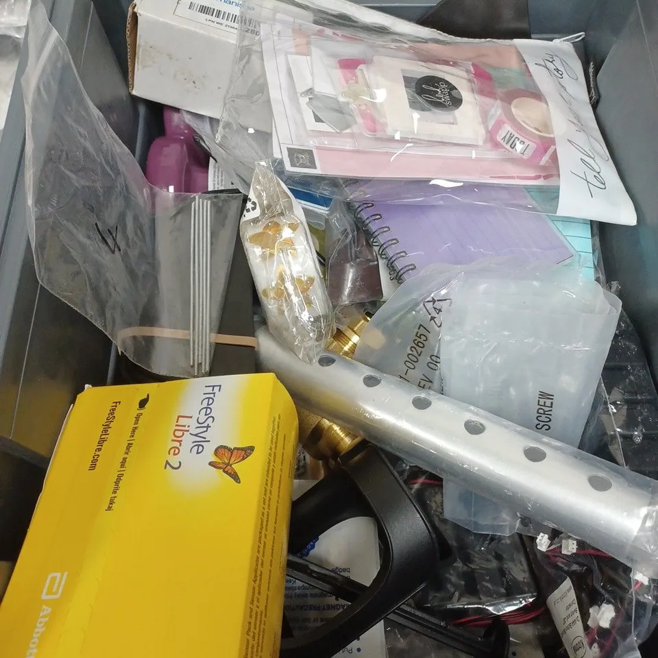 BOX OF APPROXIMATELY 15 ASSORTED HOUSEHOLD ITEMS TO INCLUDE TRAVEL CLOTHES WASH, PENCILS AND FREESTYLE TESTING STRIPS