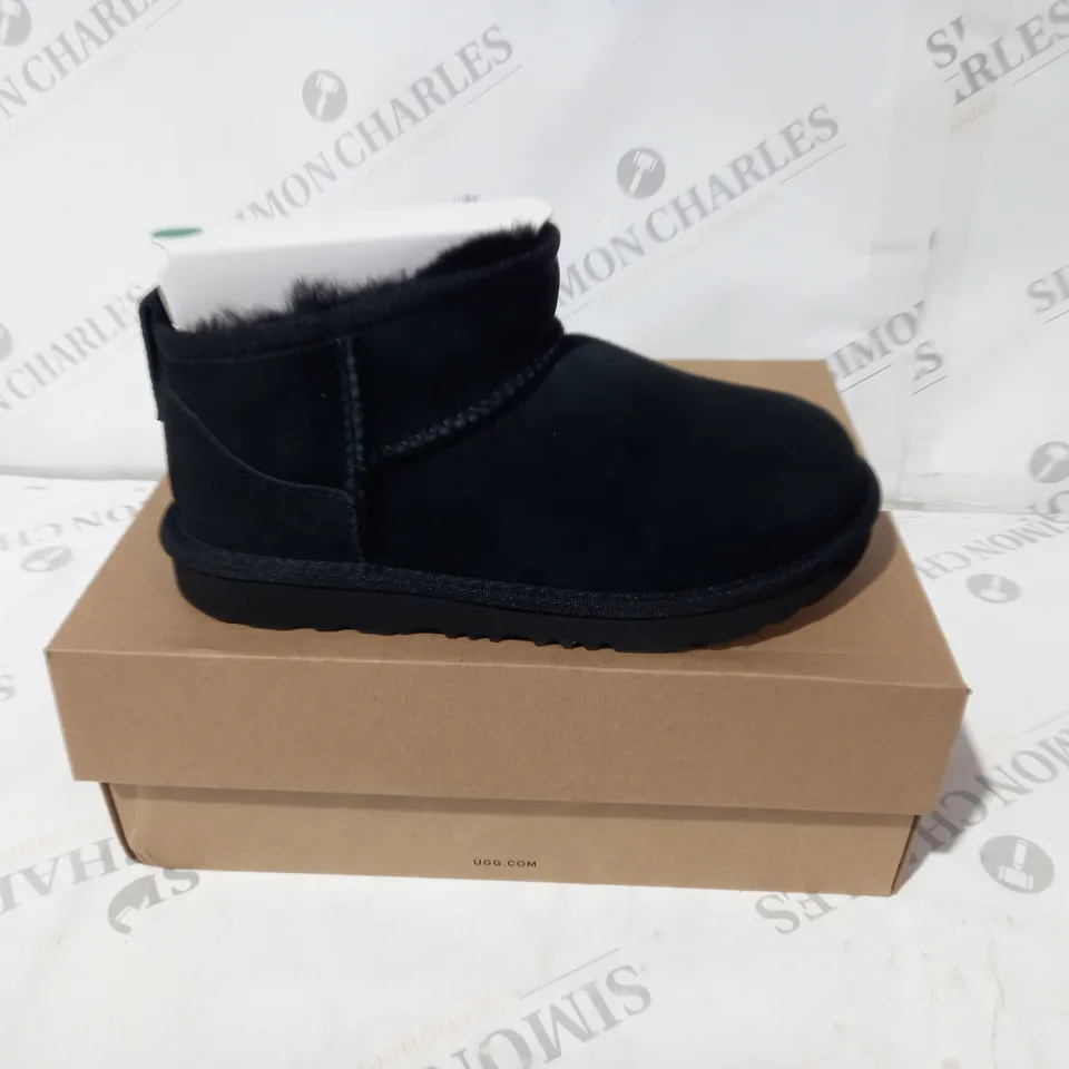 UGG KIDS CLASSIC ULTRA MINI SIZE 1