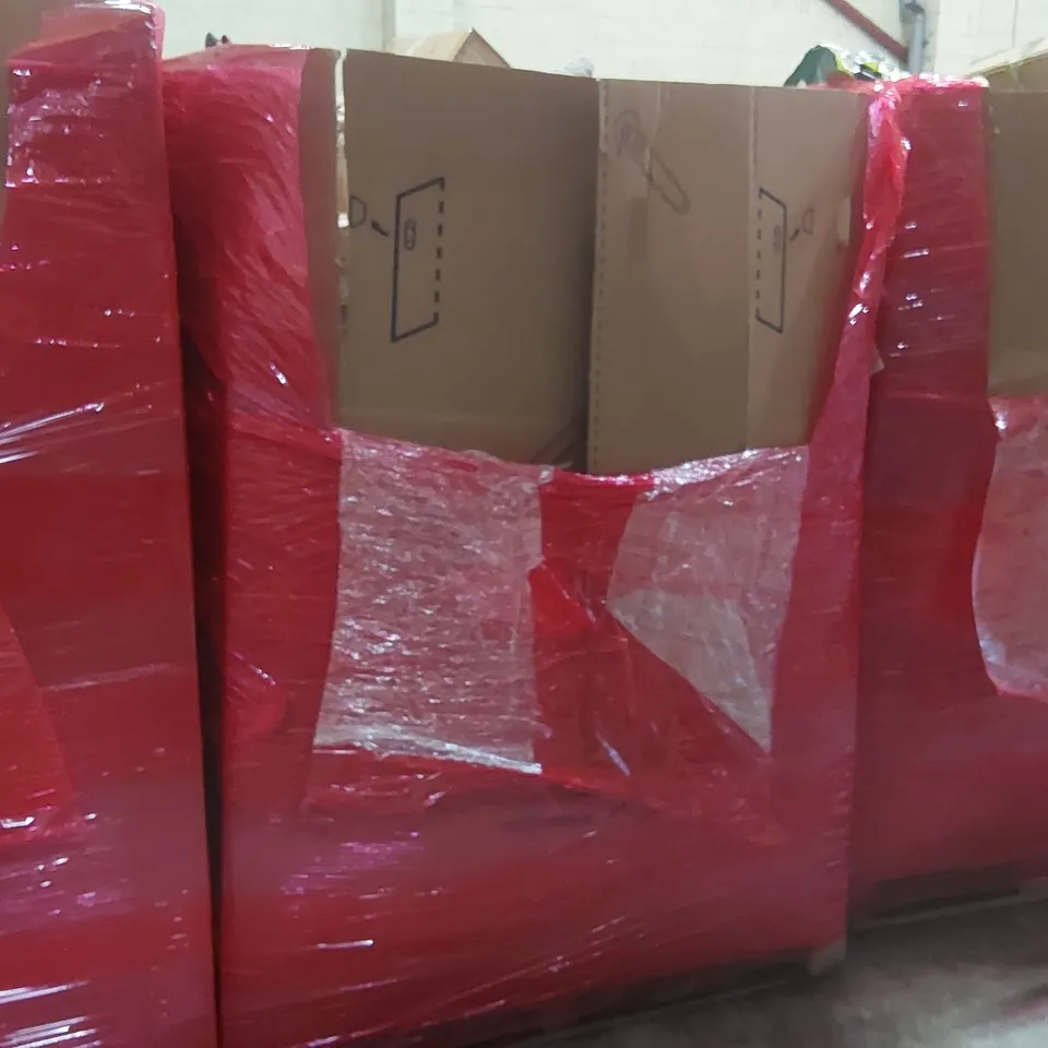 PALLET CONTAINING ASSORTED ITEMS TO INCLUDE: OFFICE CHAIRS, DESK, COLLAGE PICTURE FRAME, RUG ECT