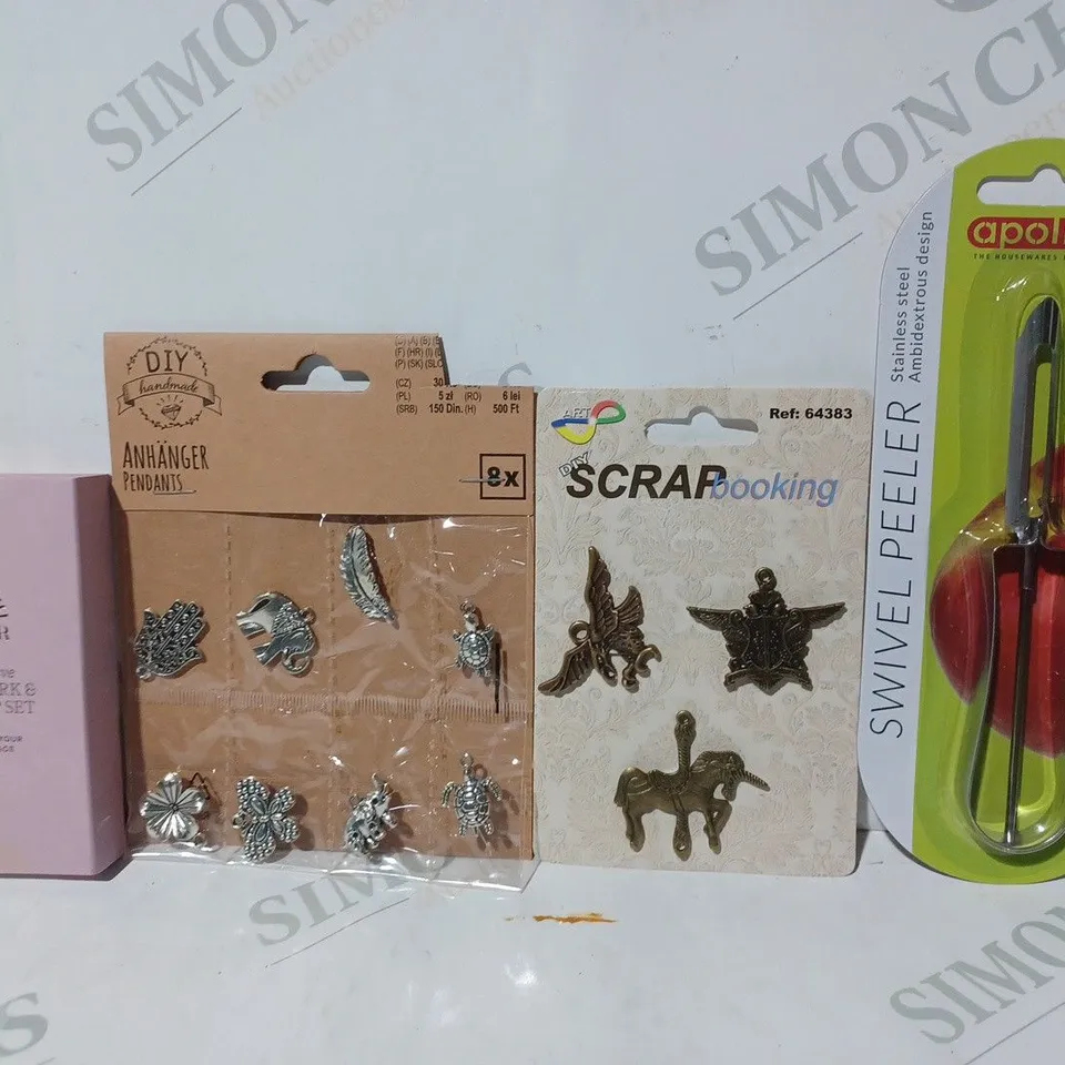 APPROXIMATELY 10 ASSORTED HOUSEHOLD ITEMS TO INCLUDE SWIVEL PEELER, BOOKMARK & PEN CLIP SET, ETC