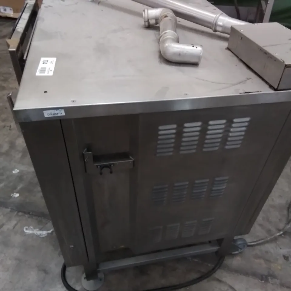 BKI COMMERCIAL SINGLE OVEN