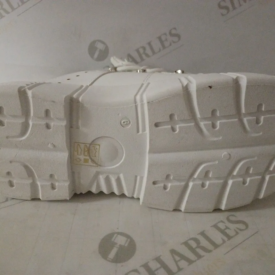 PAIR OF KOI WOMEN'S RIMO CORE CHUNKY WHITE TRAINERS SIZE 6
