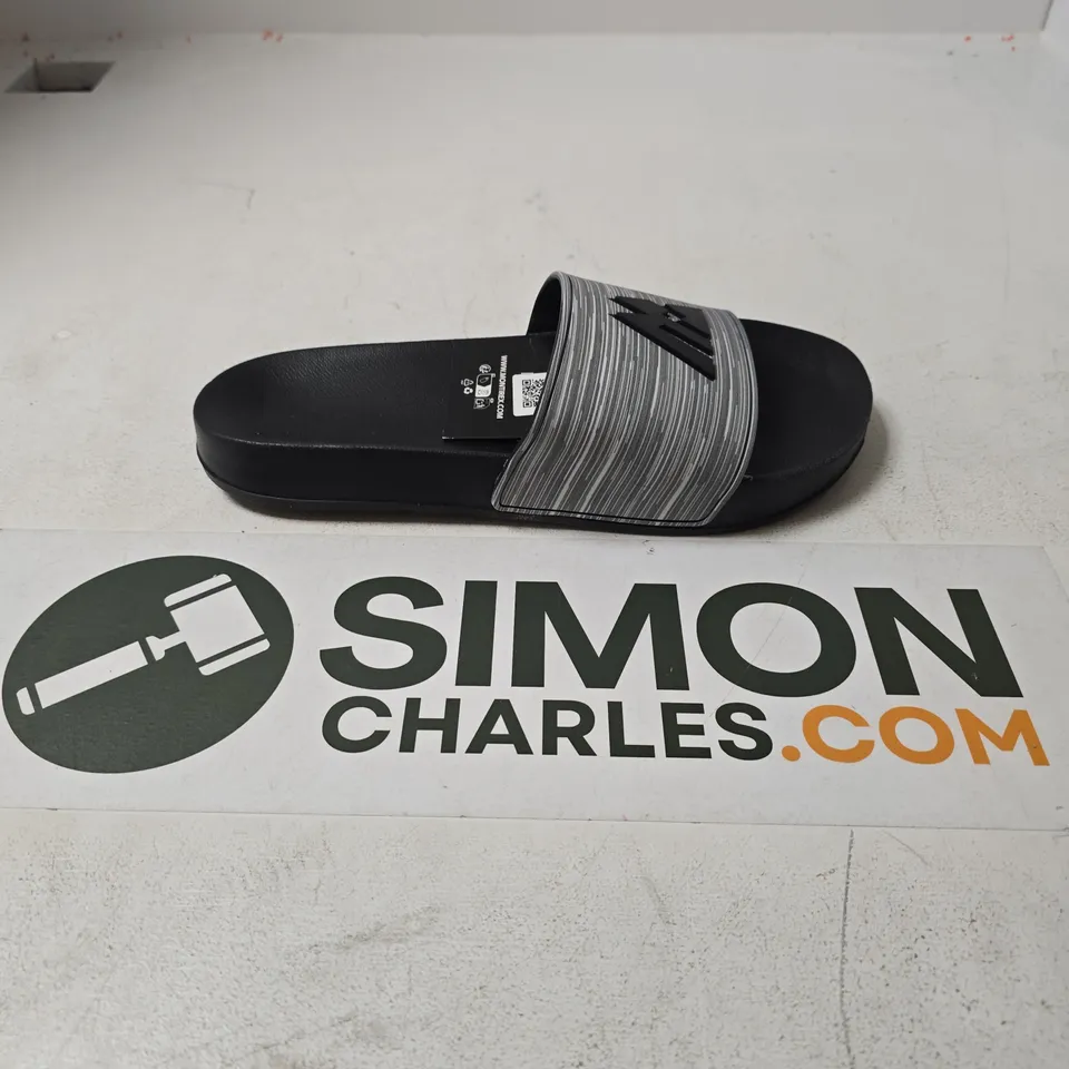 UNBOXED PAIR OF MONTIREX TRAIL SLIDES IN BLACK/PLATINUM GREY - UK 8