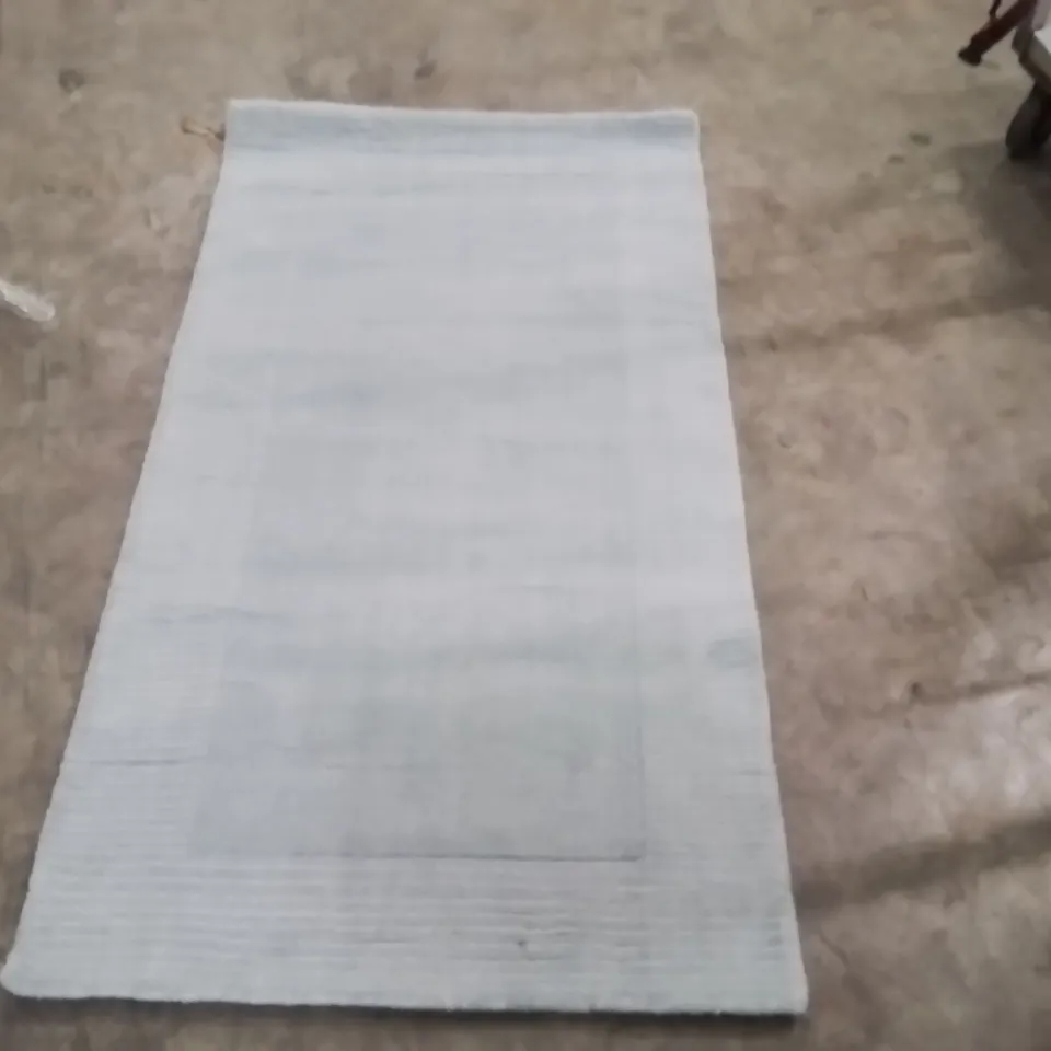 QUALITY DESIGNER AREA RUG - APPROXIMATELY 160X80CM