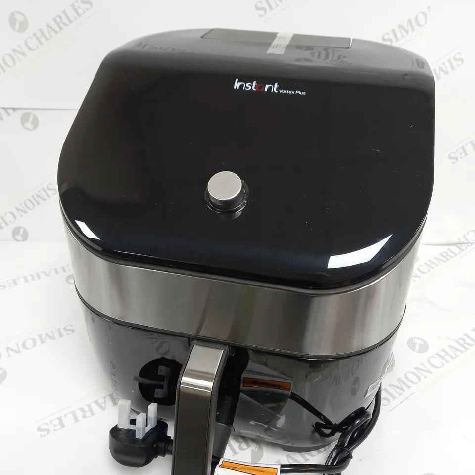 BOXED INSTANT VORTEX 6 IN 1 AIR FRYER 