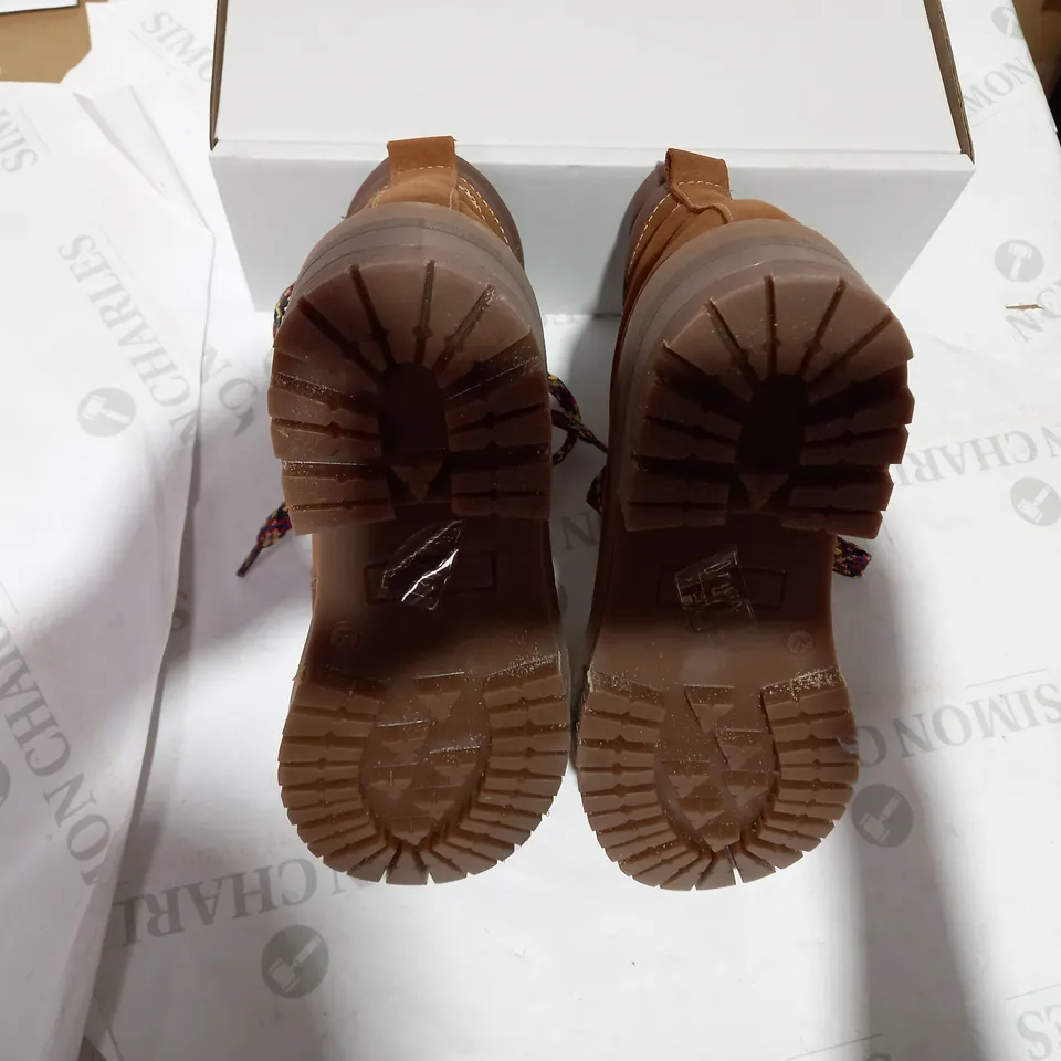 BOXED PAIR OF TAN HIKER BOOTS - SIZE 4