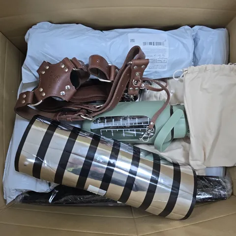 APPROXIMATELY 15 ASSORTED HOUSEHOLD PRODUCTS TO INCLUDE WATER BOTTLE, LEATHER HARNESS, WALL STICKER, ETC - COLLECTION ONLY
