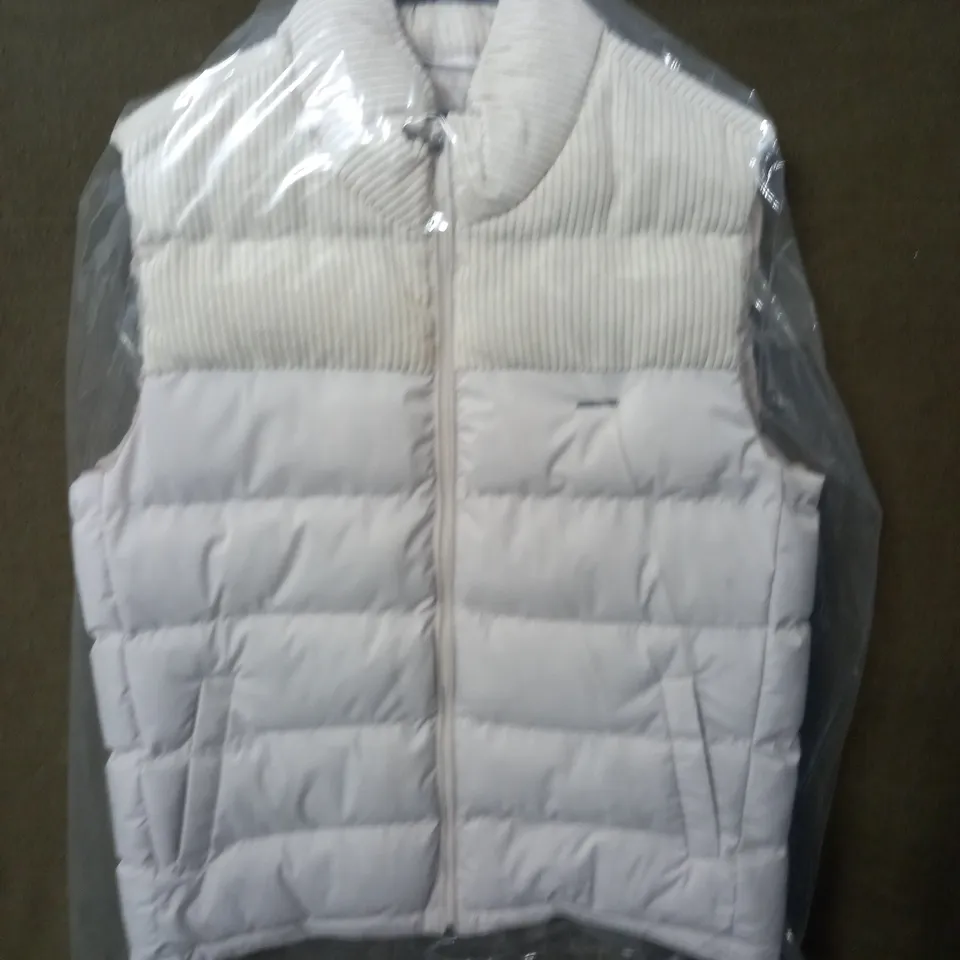 BRAND NEW MOSES KUSHNER TWO TEXTURE PADDED GILET IN WHITE - 54