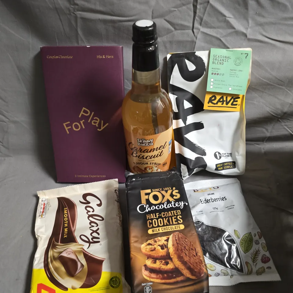 APPROXIMATELY 10 ASSORTED FOOD/DRINK PRODUCTS TO INCLUDE COUPLES CHOCOLATE, SPAM, FOX'S COOKIES ETC 