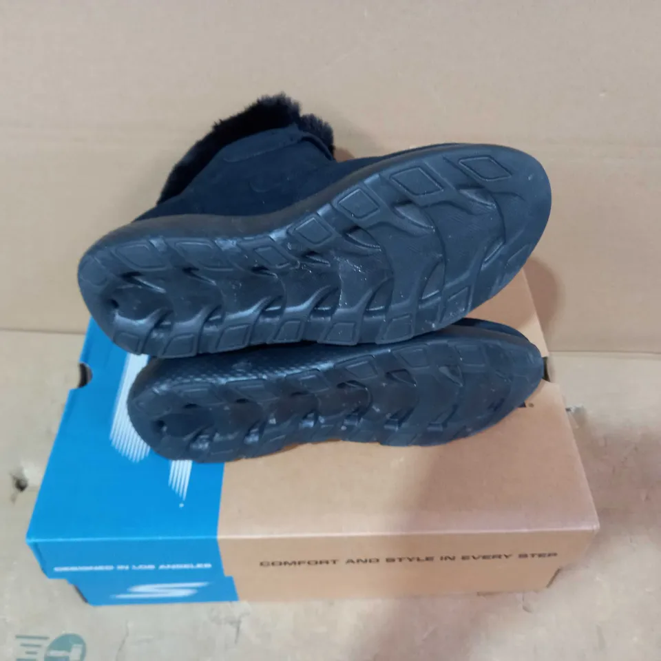 BOXED PAIR OF SKECHERS - SIZE 5