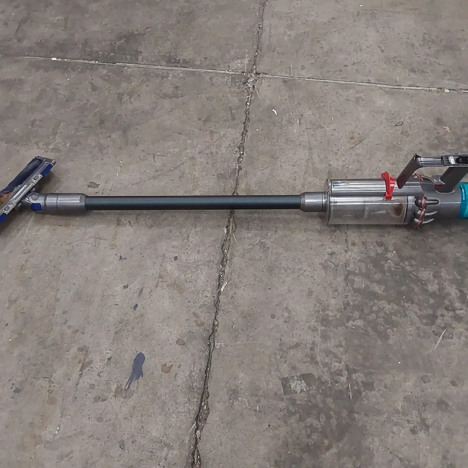 DYSON CORDLESS VACUUM CLEANER WITH CARBON FIBER BRUSH - NO BATTERY 